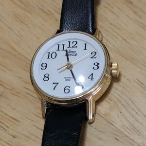 Timex Indiglo Gold and Black Watch ( Needs Battery